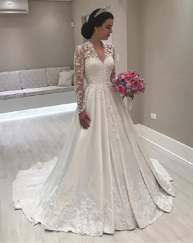 Vintage Lace Long Sleeves V Neck Wedding Dresses Princess Empire Waist Gown