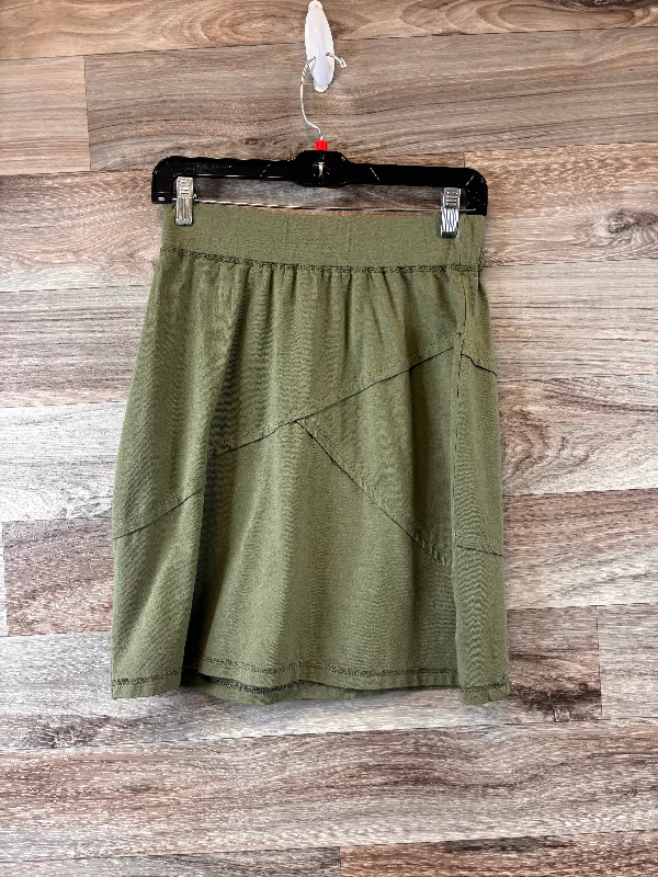 Skirt Mini & Short By Cmf  Size: 2 Basic Mini Skirt